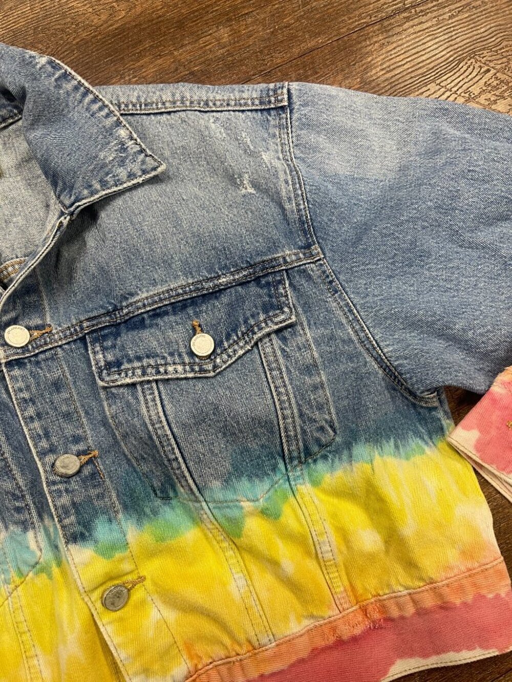 BLANKNYC Rainbow Dip Dye Cropped Denim Jacket Medium - Picture 6 of 8